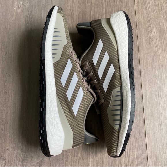 NWT Adidas Pulseboost HD Winter Mens Shoes - Picture 6 of 8